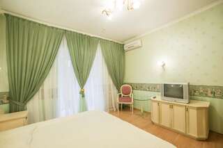 Отель Korall Николаев Стандартный двухместный номер с 1 кроватью или 2 отдельными кроватями-4